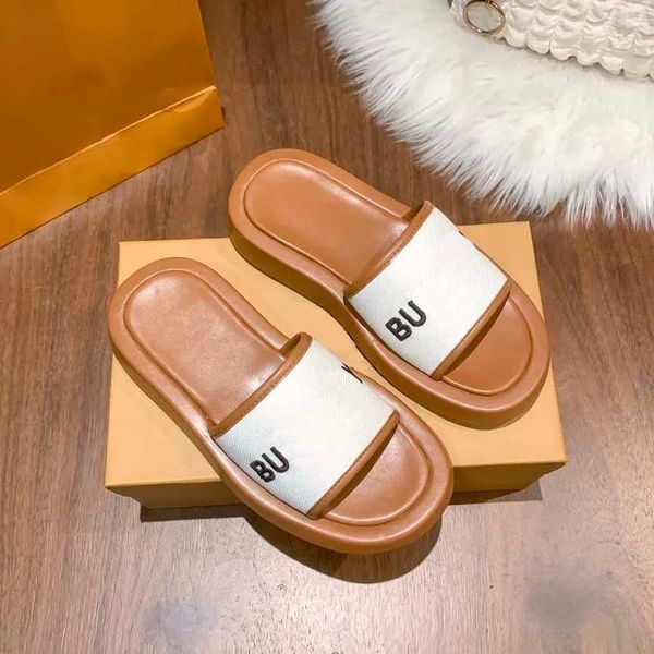 

2023 women slippers vintage lattice slides fashion platform sandals summer flat plaid slipper heightening scuffs bur embroidered leather can, Black