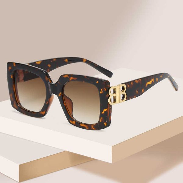 

new b fashion men and women in the street anchor glasses for export sunglasses, White;black