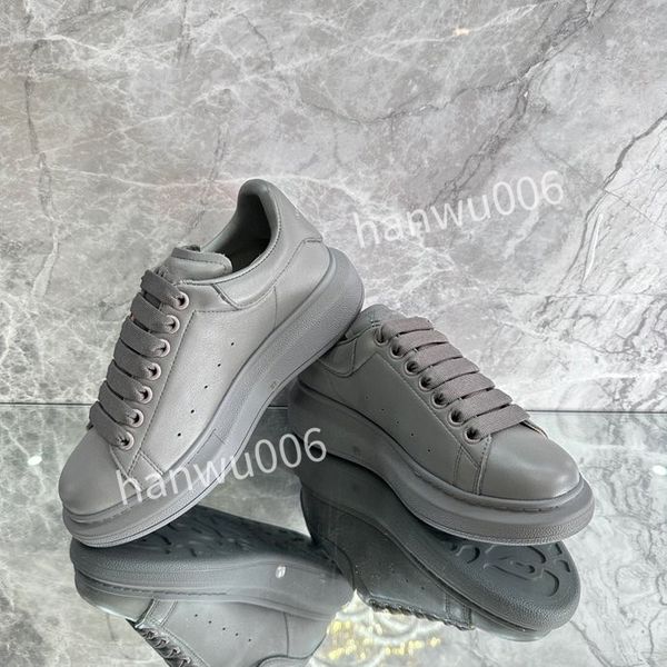 

2023new designer womens designer boot rubber men women shoes suede velvet leather half pink black green outdoor luxury