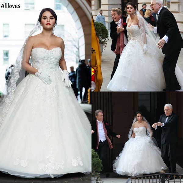 

sweetheart princess ball gown wedding dresses glamrous lace applique beaded plus size maternity bridal gowns puffy sweep train boho vestidos, White