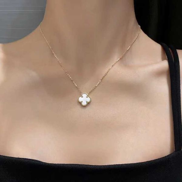 

2023 van clover necklace four leaf clover pendent chain grass necklace gold colorless collar chain simple fashion gift for girls, Silver