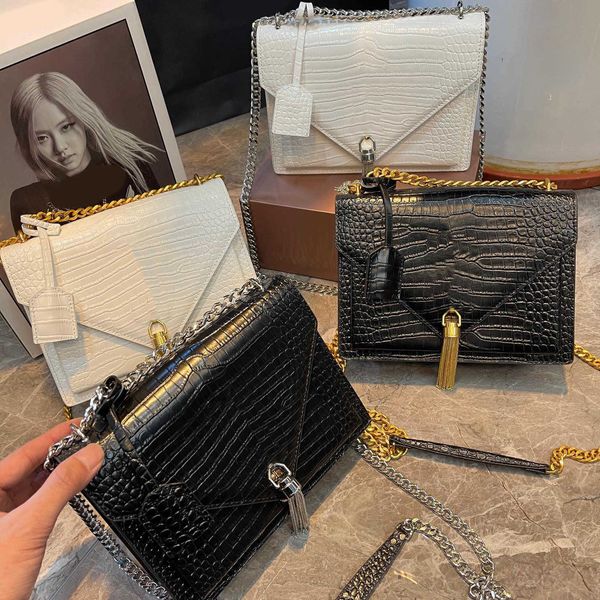 

chain designer bag y-letter designers crossbody bags women tassels envelope bag 6 color shoulder bag crocodile luxurys handbags flip cover m