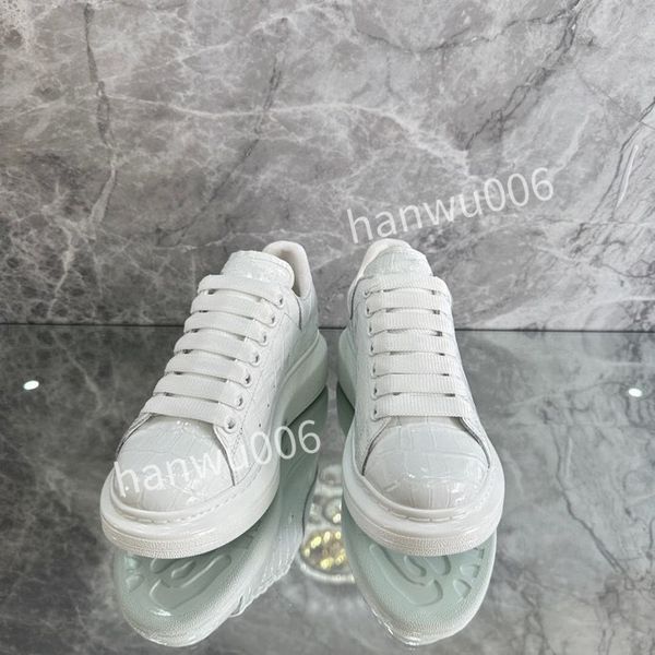 

2023new designer high sneakers spanish designer sports shoes women men fashion casual shoes comfortable nonslip soles, Black