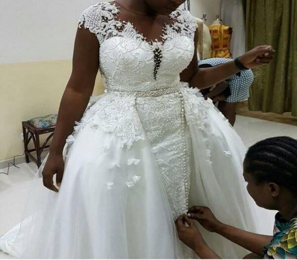

african lace wedding dresses with detachable train handwork cap sleeves sheer neck plus size bridal gown vestidos de novia3750927, White