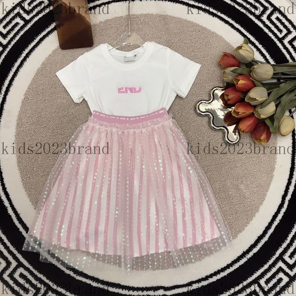 

tide brand girls dresses sets designer white t shirts pink skirts 2023 high end girls exquisite embroidered logo t-shirt short sleeves doubl