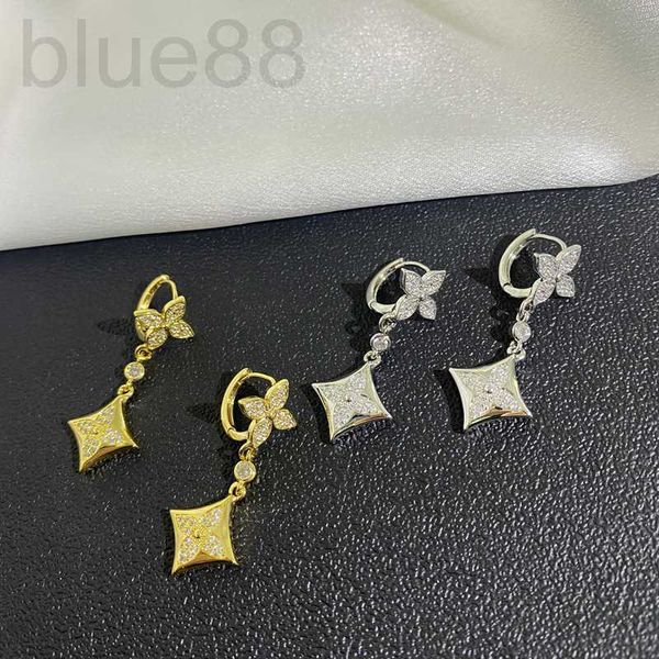 

charm designer french classic four leaf flower ear buckle simple and versatile light luxury studs diamond style tiny rings female 5mrw, Golden
