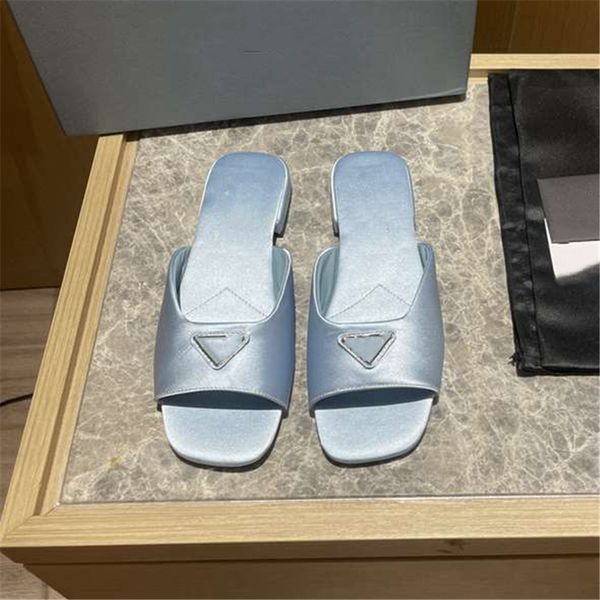 

fashion slippers 2023 pradity luxury design summer men and women flat shoes thick sole leather rubber letter logo casual cartoon slippers 04, Black