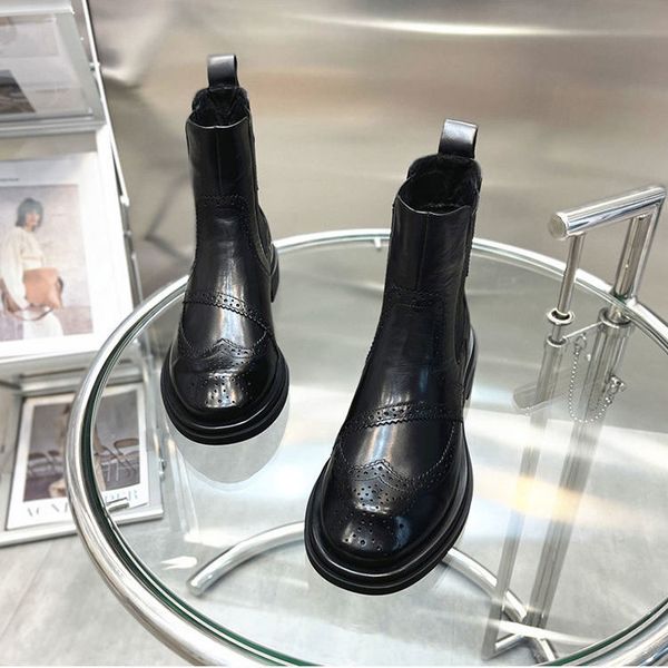 

designer boots 2023 new women's boots lacquer leather flat bottom vintage goose head cowhide boots, Black