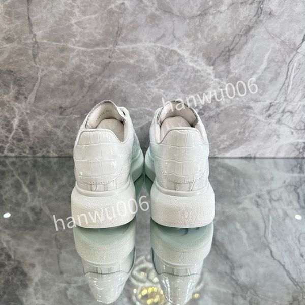 

2023new designer high sneakers spanish designer sports shoes women men fashion casual shoes comfortable nonslip soles, Black