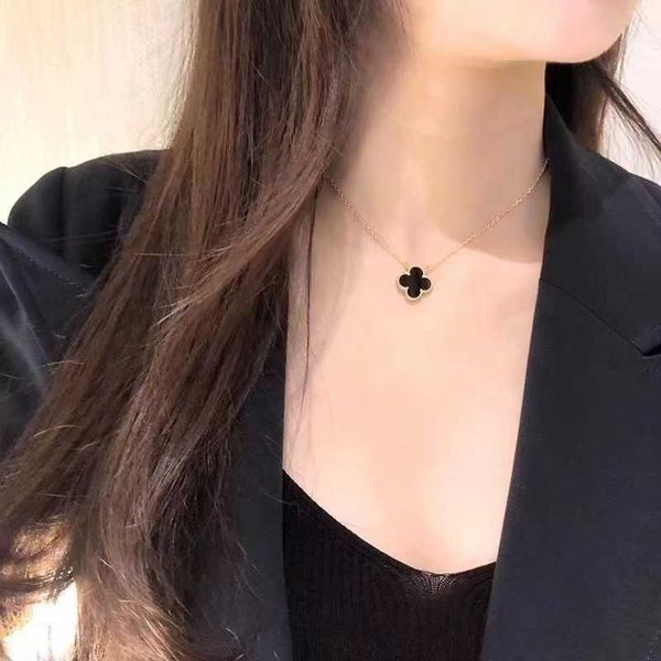 

2023 clover necklace four leaf clover pendant chain grass necklace gold colorless collar chain simple fashion trend gift, Silver