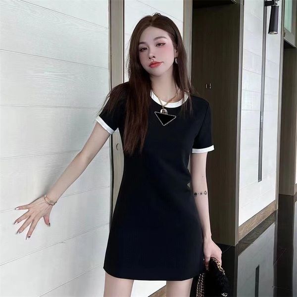 

spring/summer 2023 new women's triangle logo fashion luxury leisure commuter versatile short sleeve dress knitted women, Black;gray