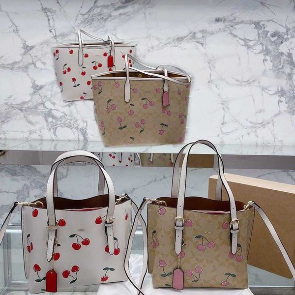 

shopping bags fashion designer bags c letter totes cherry print luxurys handbag leather shopping bags womens tote bag cross body crossbody e