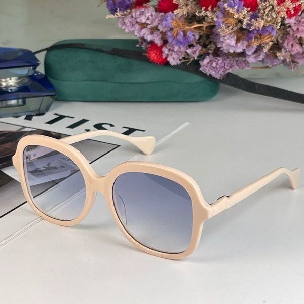 

2023 women men fashion sunglasses pink plank frame light blue gradient color square glasses available with box, White;black