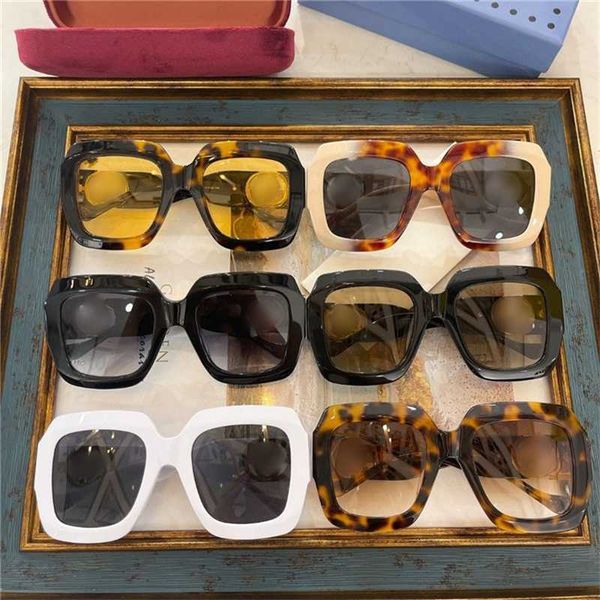 

new fashionable and generous frame tide hollow out temple sunglasses star sunglasses gg1022, Black