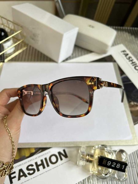 

2023 designer versage sunglass vercace sunglasses ens sage mens punk personality metal frame fashion trend toad fashion baseball mirror, White;black