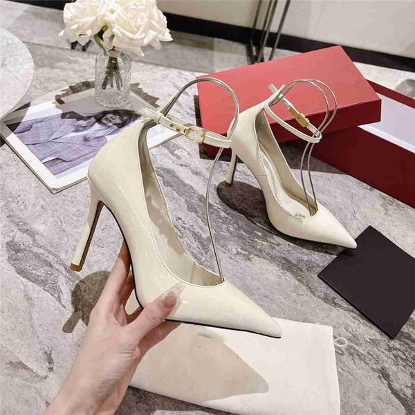 

dress shoes 2023 fashion valentinoity women leather high heel letter logo party wedding tourism holiday casual flat shoes 05-09, Black