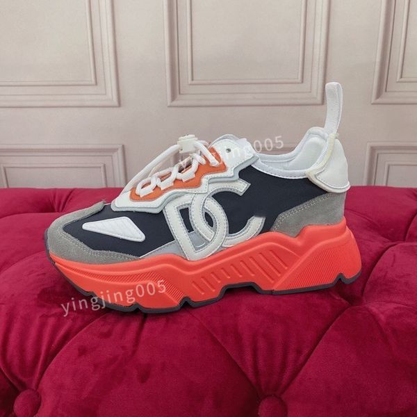 

designer casual shoes for mens flat sneakers low panda white black grey fog chunky glow triple pink dunks strange love