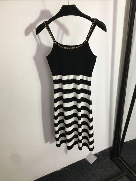 

casual dresses designer dress 2023 new contrasting stripe chain wrapped knit sling dress, Black;gray
