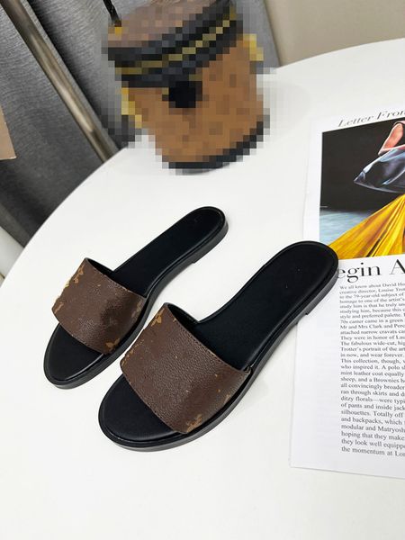 

2023 designer luxury high heels women sandals metallic laminate leathers flat middle high heel sandal summer 0412, Black