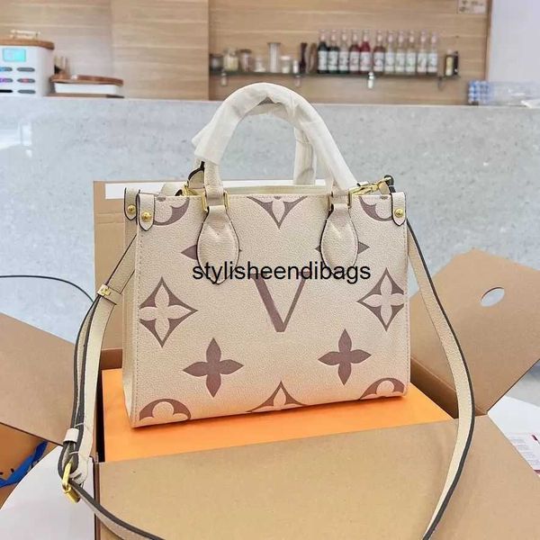 

stylisheendibags totes tote crossbody bag shopping tote fashion crafty onthego pm women luxurys designers bags messenger women messenger bag