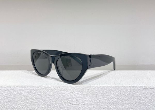 

621s signer sunglasses for women and men ladies sunglasses retro eyewear uv400 protective lenses with cat eye style high of quality cool fas, White;black