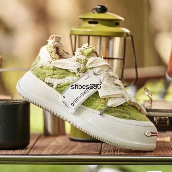 

tanjian secondary sr couple same style openmouthed smiling face canvas shoes for men and women's inner elevated beggar board shoes 2023, Black