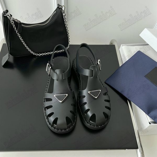 

2023ss sporty foam rubber sandals metal triangle logo white black triangle-logo fisherman sandals for women designer slide summer beach plat