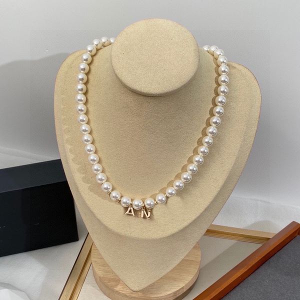 

luxury designer ccity necklaces classic pendant jewelry retro carving c pearl chokers necklacess couples party holiday gift 5w8, Silver