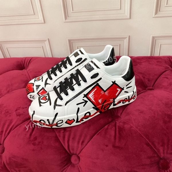 

new designer brand casual shoes for men flat sneakers low panda black grey fog chunky glow triple dunks strange love2023