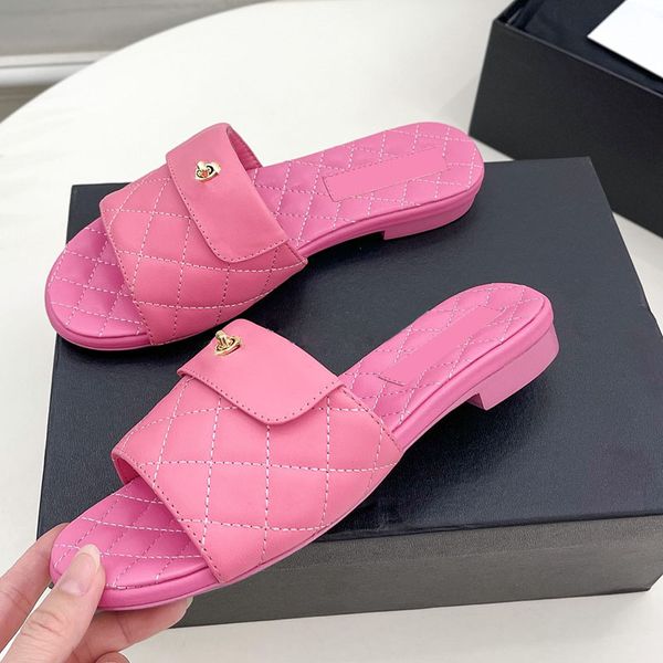 

sheepskin womens flap slip on slippers designer quilted texture ladies hardware matelasse low heels sandals luxurys pink blue flip flops sum, Black