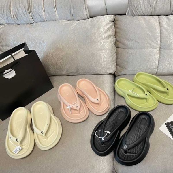 

interlocking c women flip flops summer think bottoms sole slippers women men designer sandals bench shoes casual flat leisure comfortable sl, Black