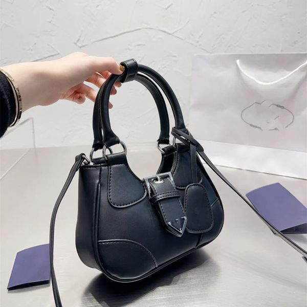 

new cross-body bags, luxury women's bags, high-end handheld women's bags