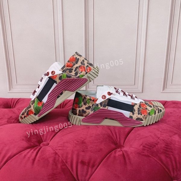 

2023fashion casual shoes for mens women flat sneakers low panda black grey fog chunky glow triple dunks strange shoes