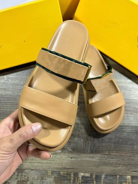 

2023 new slippers sandal sliders for womens mens macaron thick bottom non-slip soft bottom fashion house slipper women wear beach flip-flops, Black