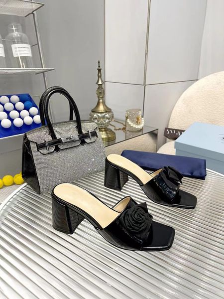 

luxury women slippers summer new non-slip flat sandal open toes flat ladies outdoor 0420, Black