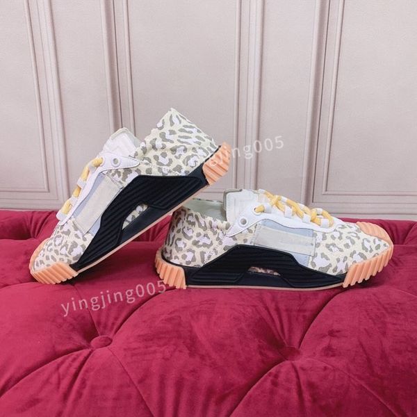 

new fashion brand casual shoes for womens mens flat sneakers low panda black grey fog chunky glow triple dunks strange shoes