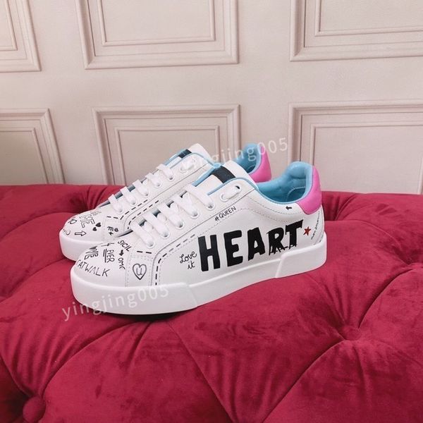 

fashion brand casual shoes for women flat sneakers low panda black grey fog chunky glow triple dunks strange love2023