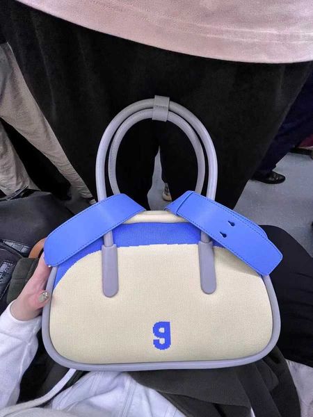 

2023 new gulangjiji boston small crowd women's crossbody handbag bowling bag