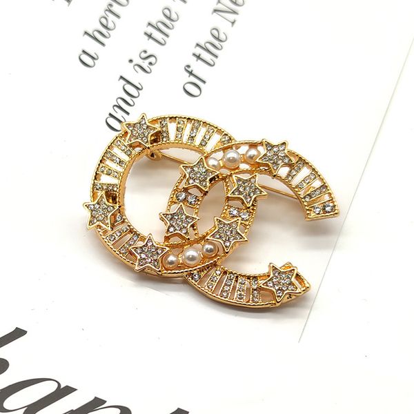 

2023 new french small fragrance brooch with diamond pearl inlay, light and luxurious temperament, versatile suit pin xz4, Gray