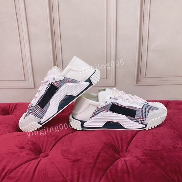 

new fashion designer casual shoes for men womens flat sneakers low panda black grey fog chunky glow triple dunks strange love