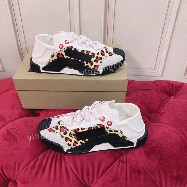 

2023new fashion brand casual shoes for women men flat sneakers low panda black grey fog chunky glow triple dunks strange shoes