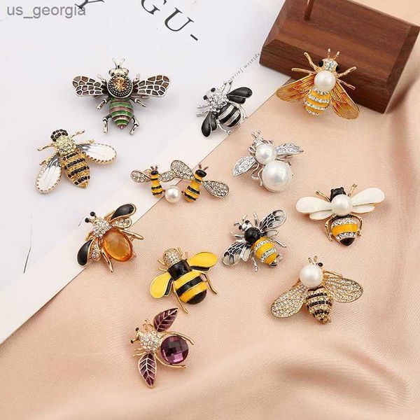 

pins brooches women new zircon inlaid rhinestone bee brooch cartoon cute insect bee imitation pearl corsage alloy drip oil, Gray