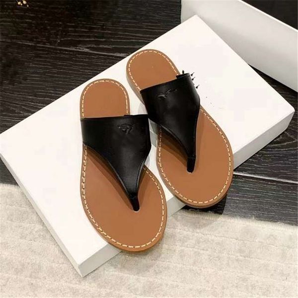 

fashion slippers 2023 luxury design summer celins men and women flat shoes thick sole leather rubber letter logo casual cartoon slippers 01-, Black
