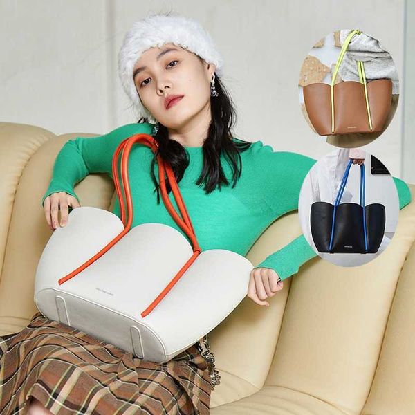 

evenbuyer is good at buying amazing song's new niche design one shoulder handbag petal tote bag