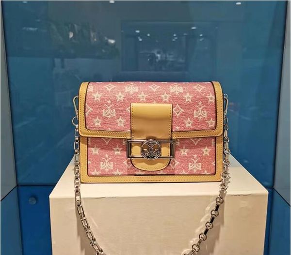 

designers women's shoulder bag presbyopia printed one shoulder oblique straddle portable chain bag handbags 2023 new