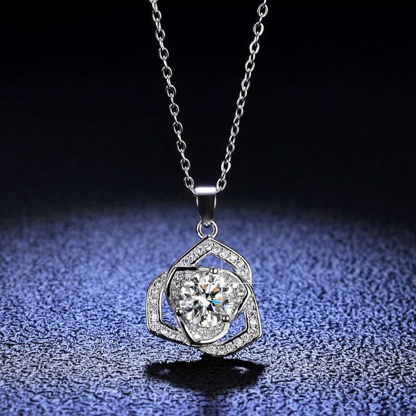 

pendant necklaces korean trend moissanite four-leaf clovers inlaid with diamond lucky daily versatile necklace pendant for girlfriend for gi, Silver