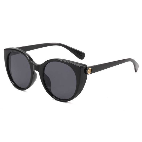 

frames factory 2023 new personalized round frame 19141 women's versatile fashion sunglasses cross mirror sunglasses, White;black