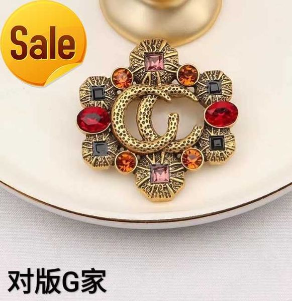 

designer letters brooch fashion famous double brooches ruby crystal pearl luxury couples individuality rhinestone suit pin jewelry accessori, Gray