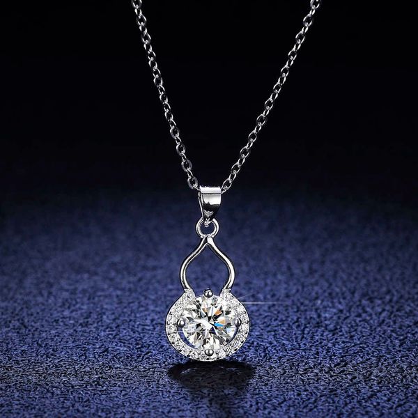 

Pendant Necklaces 2022 New Hot Sale Temperament Gourd Pendant Clavicle Necklace with Sparkling Moissanite CZ Women Party Jewelry Fashion Trend