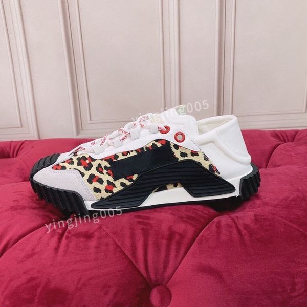 

new fashion brand casual shoes for women men flat sneakers low panda black grey fog chunky glow triple dunks strange shoes